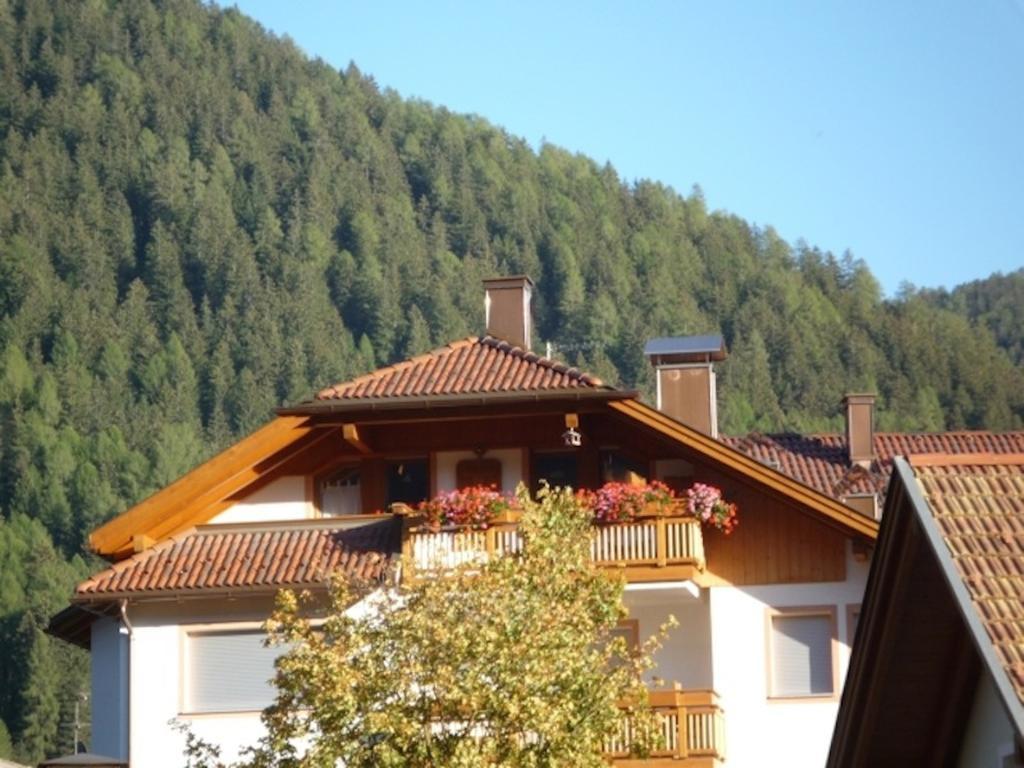 Ferienwohnung Mansarda Dolomiti Oberrasen Zimmer foto